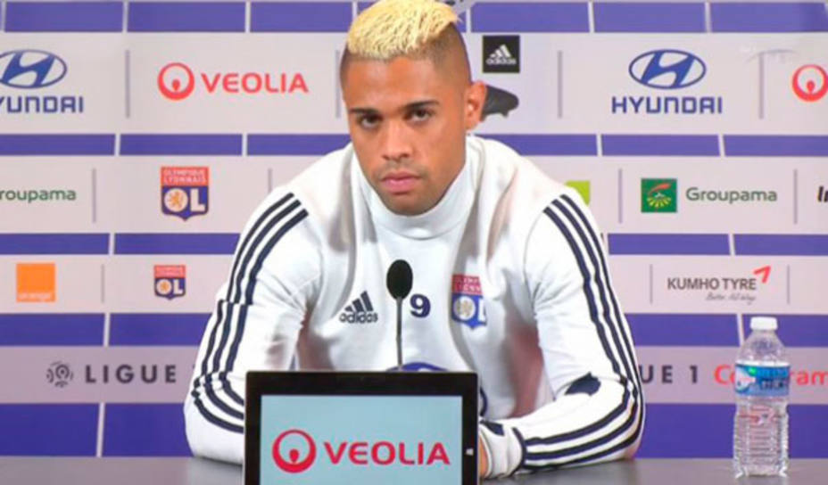Mariano Díaz, en rueda de prensa con el Olympique de Lyon (FOTO: OL)