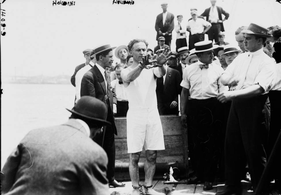 Harry Houdini, 1910