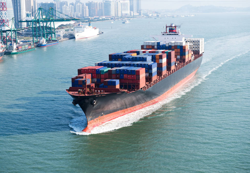 Large,Container,Ship,Arriving,In,Port.