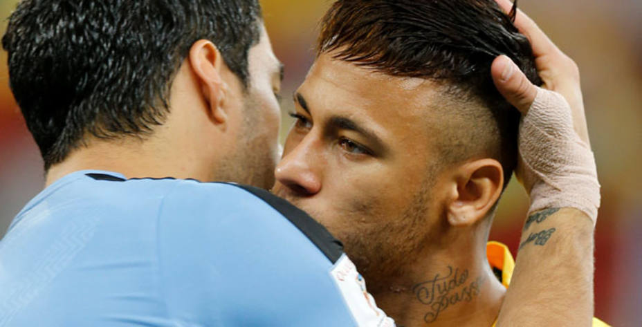 Tablas en el duelo entre Neymar y Luis Suárez. Reuters.