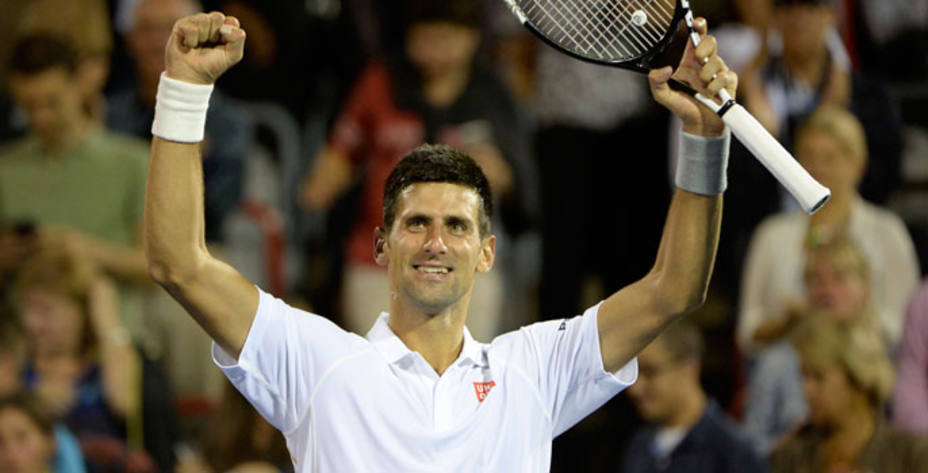Djokovic celebra su victoria sobre Chardy. (Reuters)