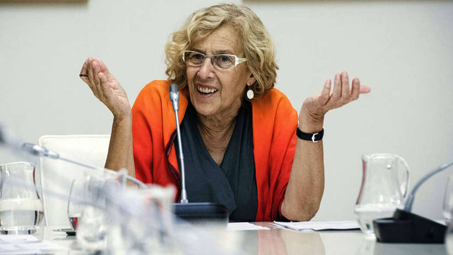El PSOE ofrece a Carmena, de forma “coloquial”, ser su candidata en las municipales
