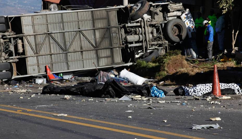 Cinco fallecidos y 30 heridos en un accidente de autobús en el centro de Perú