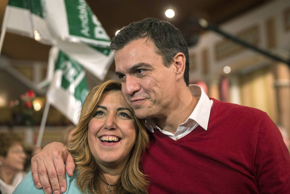 Sánchez viaja a Andalucía en avión privado mientras la oposición se mueve en coche y AVE