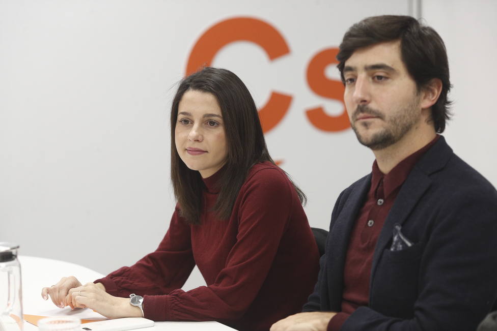 Ciudadanos moviliza a sus simpatizantes en internet con un concurso para irse de cañas con Arrimadas y Toni Roldán