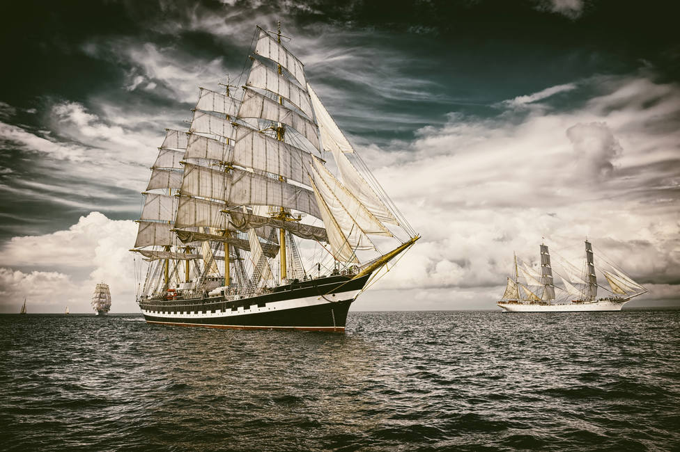 Sailing ship. Toned image and blur. Retro style postcard. Sailing. Yachting. Travel - Imagen