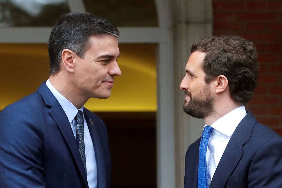 Sánchez y Casado se reúnen con la incógnita de si el PP apoyará la prórroga