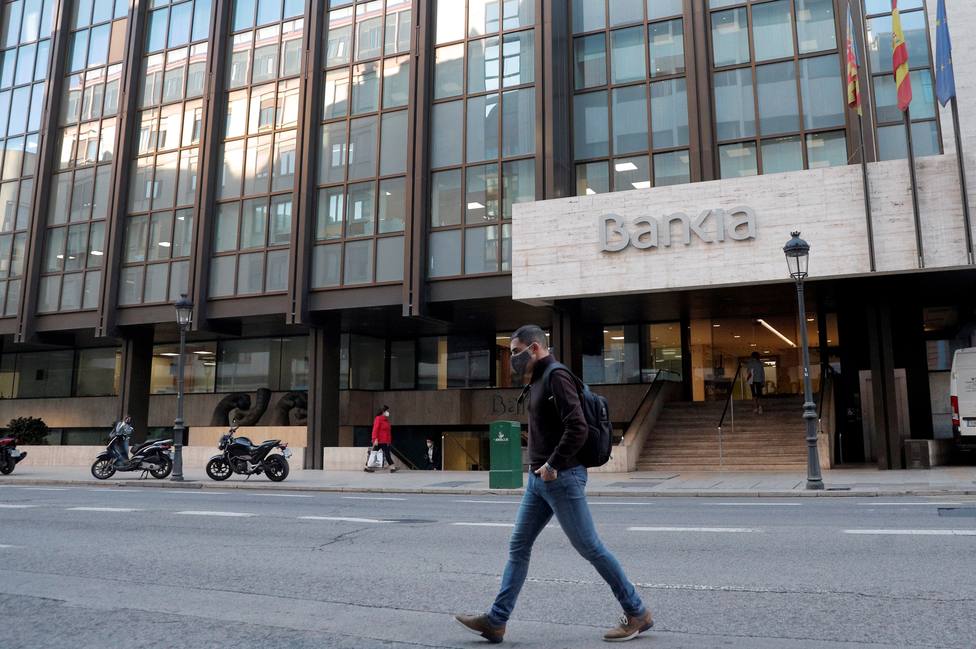 CaixaBank y Bankia convocan junta a principios de diciembre para aprobar la fusión