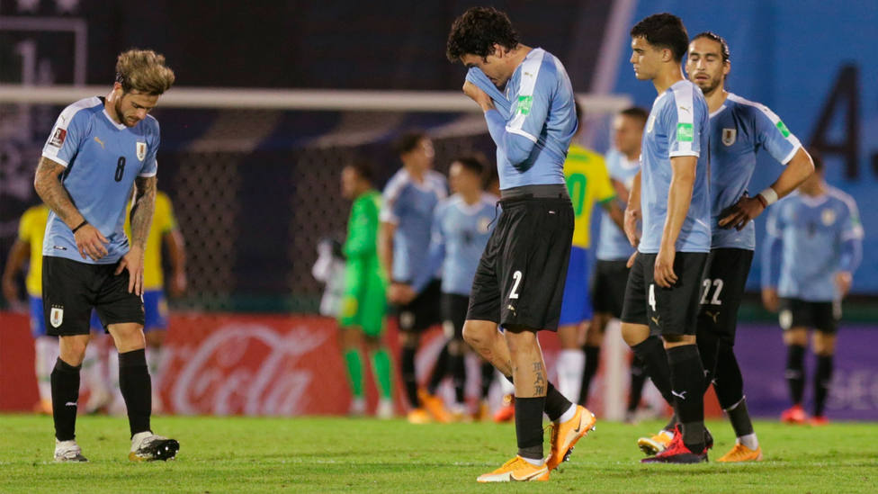 La selección de Uruguay, tras el partido frente a Brasil de clasificación para el Mundial de Catar. EFE