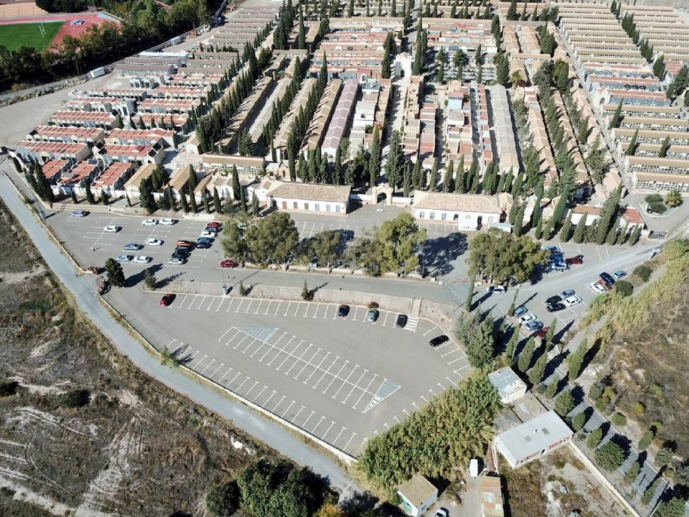Lorca pone en marcha, a través de Policía Local, un dispositivo especial de vigilancia en los cementerios