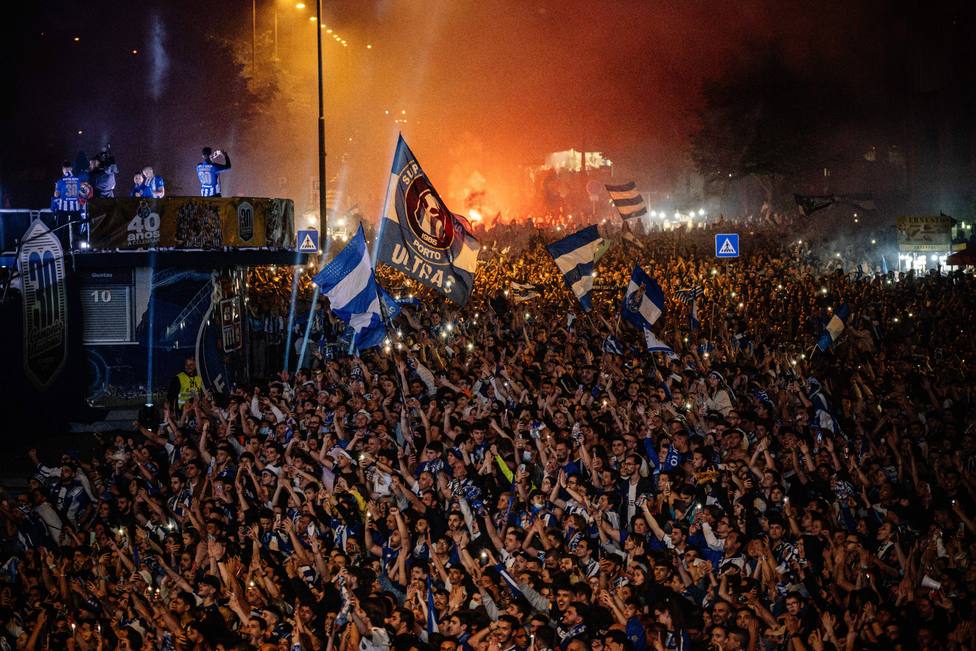 Aficionados del Oporto celebrando el título liguero