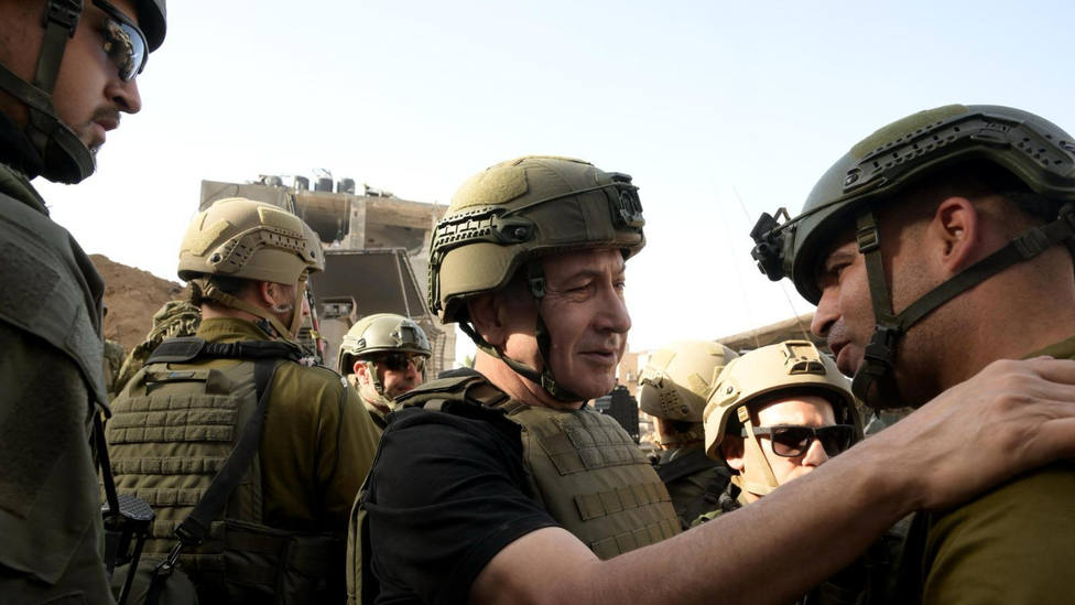 Netanyahu visita a sus tropas en la Franja de Gaza