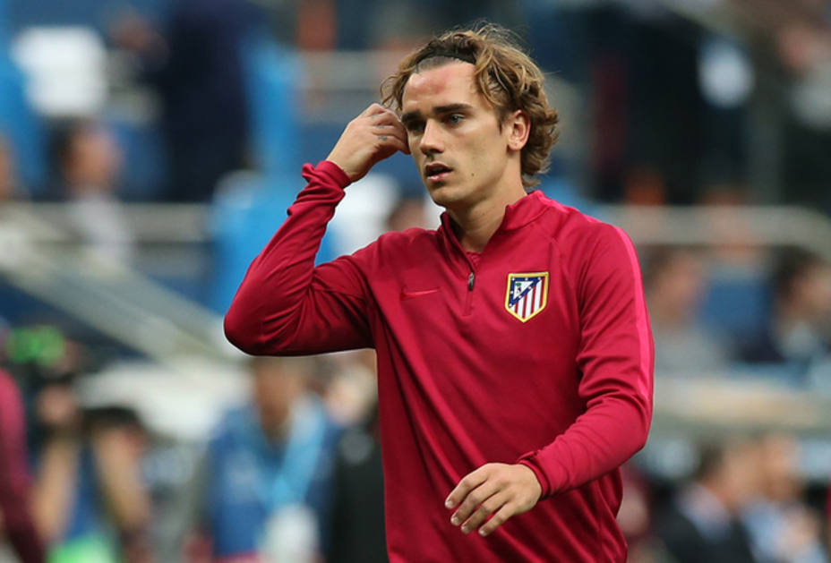 Atletico Madrids Antoine Griezmann during the warm up before the match