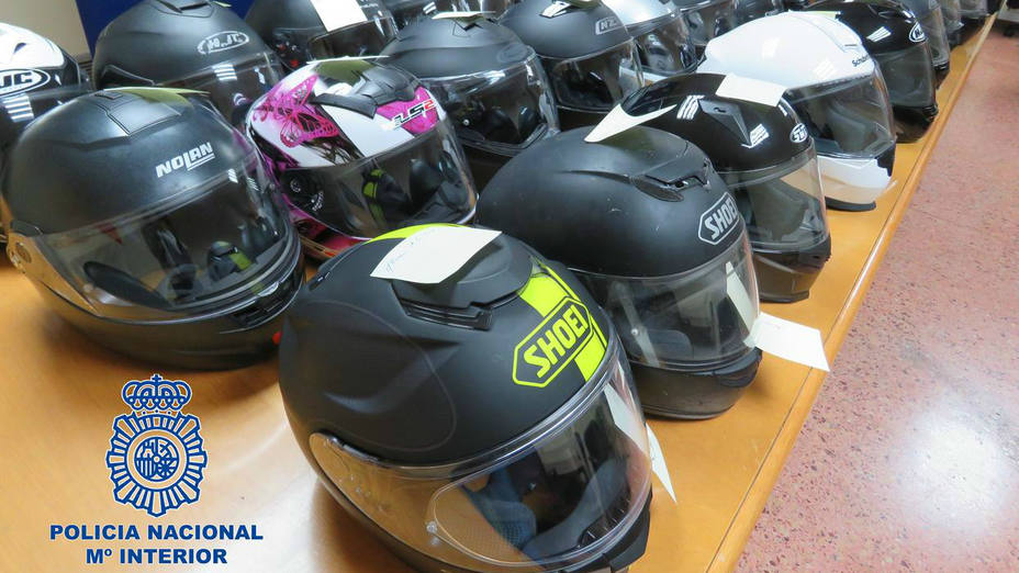 La Policía detiene al ladrón de cascos de moto más activo de Madrid