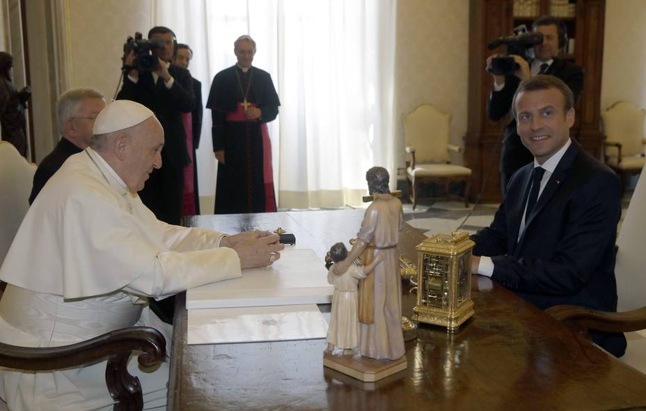 El presidente francés se reúne con el papa Francisco