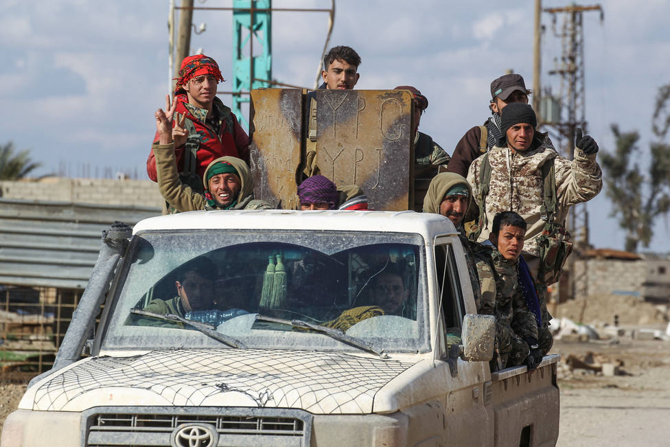 Siria.- Cerca de 2.000 personas, entre ellas 150 yihadistas, abandonan el último enclave del grupo en Siria