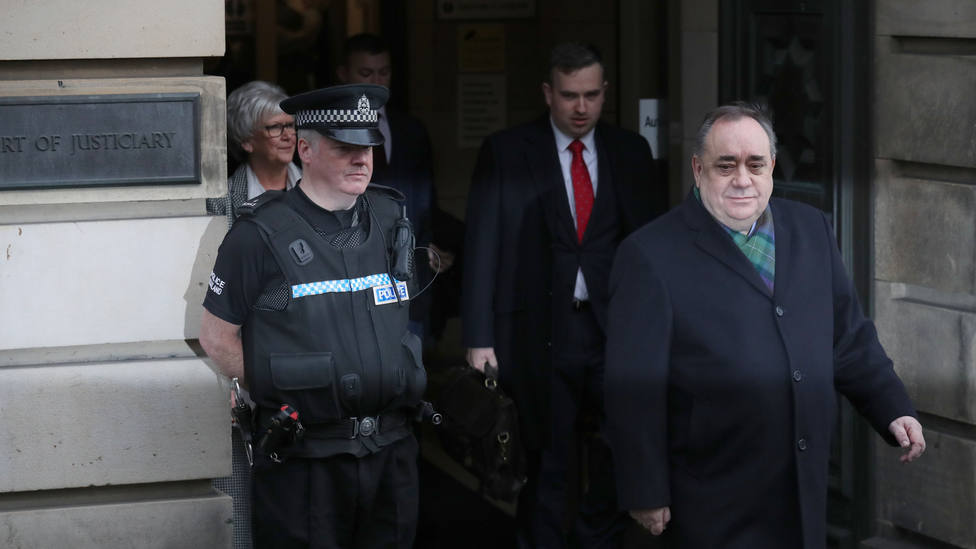 El exministro principal de Escocia comparece acusado de 14 delitos sexuales