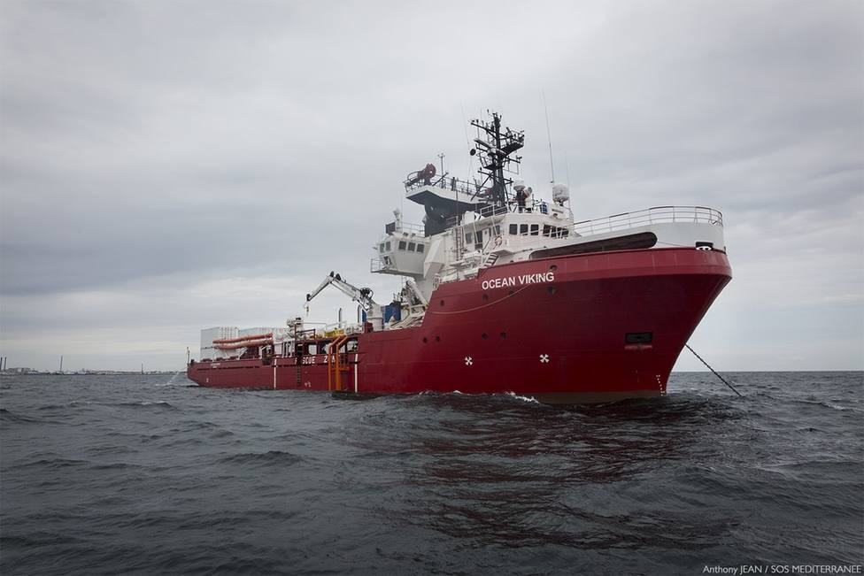 Autorizan al Ocean Viking a atracar en Sicilia tres días después de rescatar a 39 migrantes cerca de Libia
