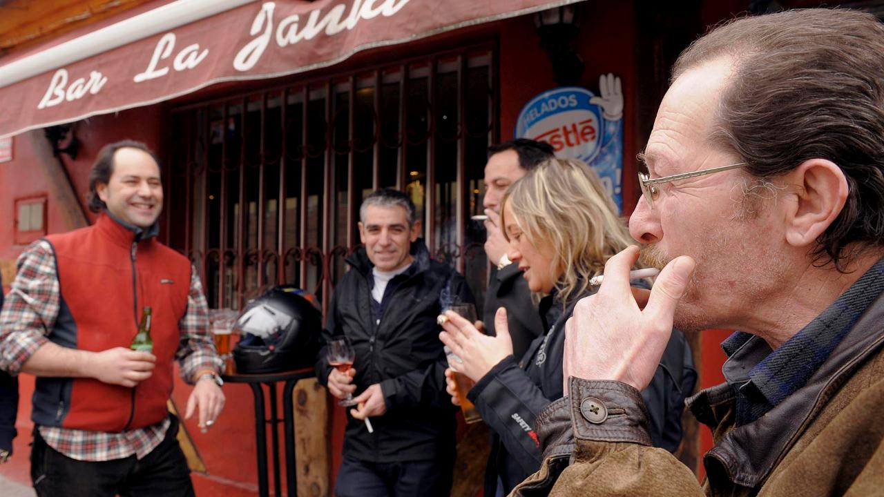 Esta es la comunidad autónoma de España en la que más gente fuma: más del 43% consume tabaco