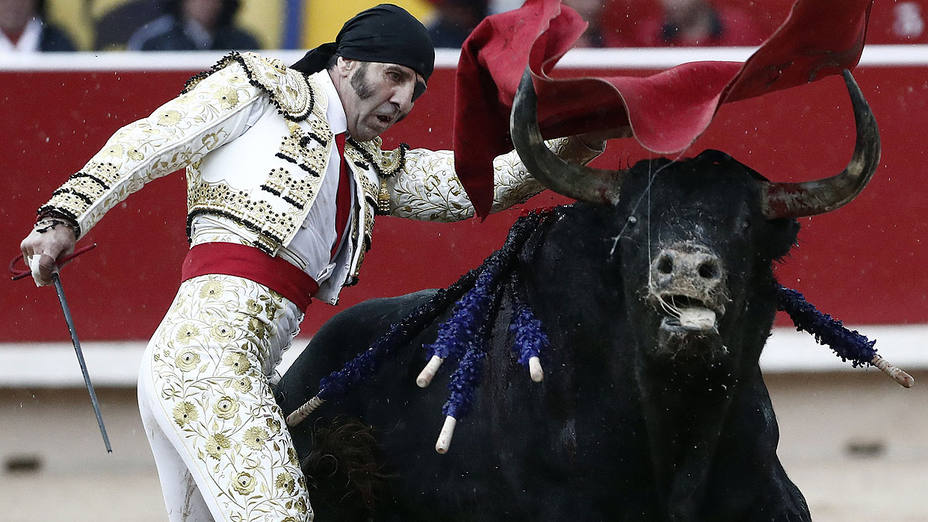 Juan José Padilla toreando a uno de los toros de Jandilla, mejor ganadería de Pamplona