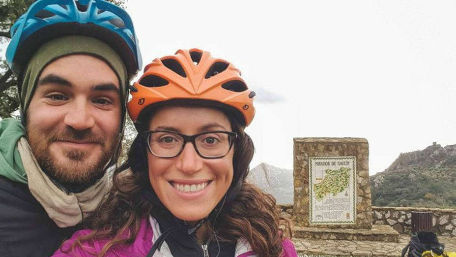 La pareja de ciclistas que recorría el mundo en bici hasta que fue asesinada por el Daesh