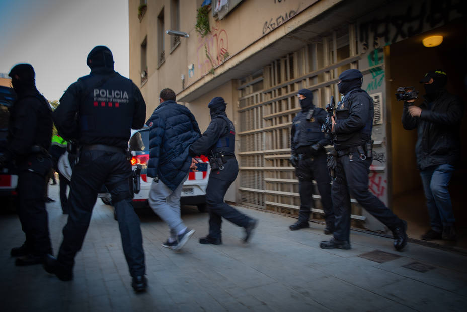 Libertad con cargos para 13 de los 18 detenidos en la operación antiterrorista de Mossos