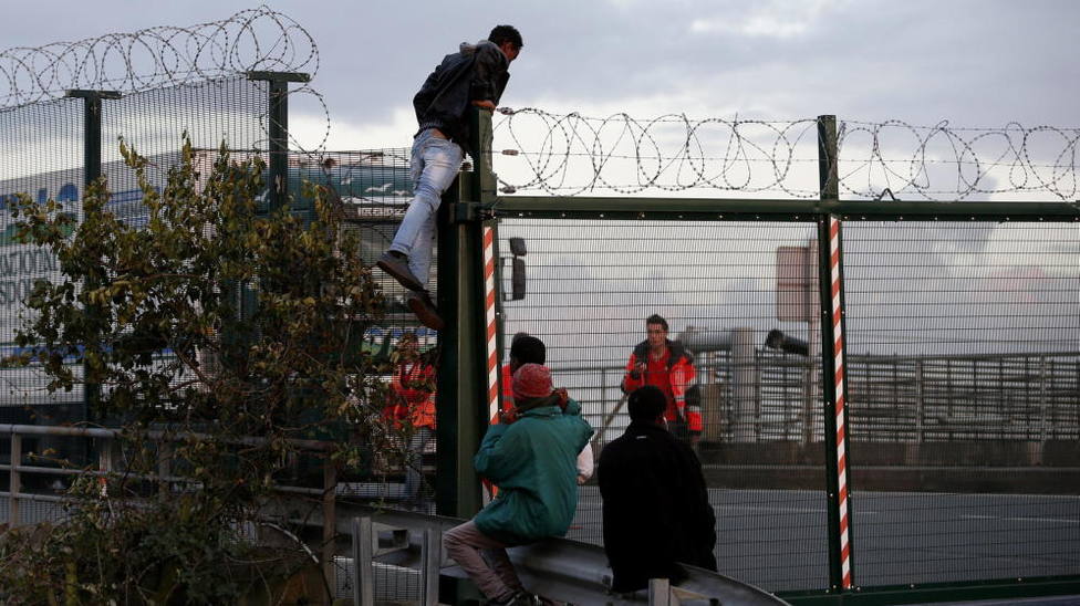 La Policía británica intercepta en un solo día a 86 migrantes que trataban de cruzar el canal de la Mancha