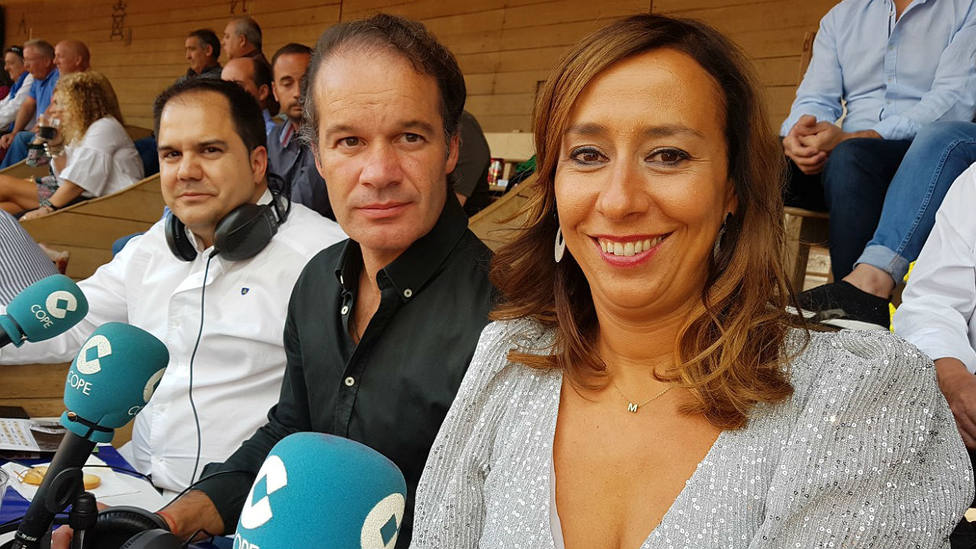 Mónica Alaejos, Miguel Ángel Sánchez y Sixto Naranjo durante una de las retransmisiones de COPE Salamanca