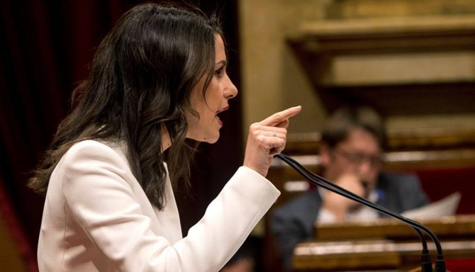 Inés Arrimadas considera bochornosa la polémica de los tests y las cifras inexactas que da el Gobierno