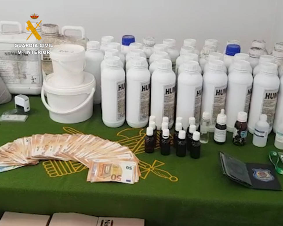 La Guardia Civil desmantela un laboratorio de medicamentos fabricados artesanalmente con fertilizantes