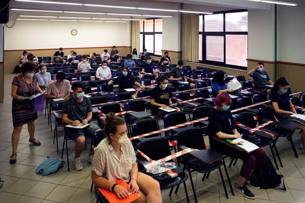Cerca de 51.500 estudiantes empiezan a examinarse de selectividad en Andalucía, un 18,5% más