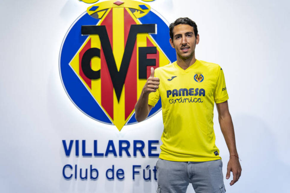 Parejo, con la camiseta del Villarreal CF