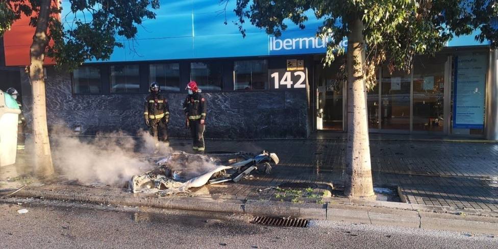 Sucesos.- Detenido un hombre por incendiar 12 contenedores en Barcelona y LHospitalet