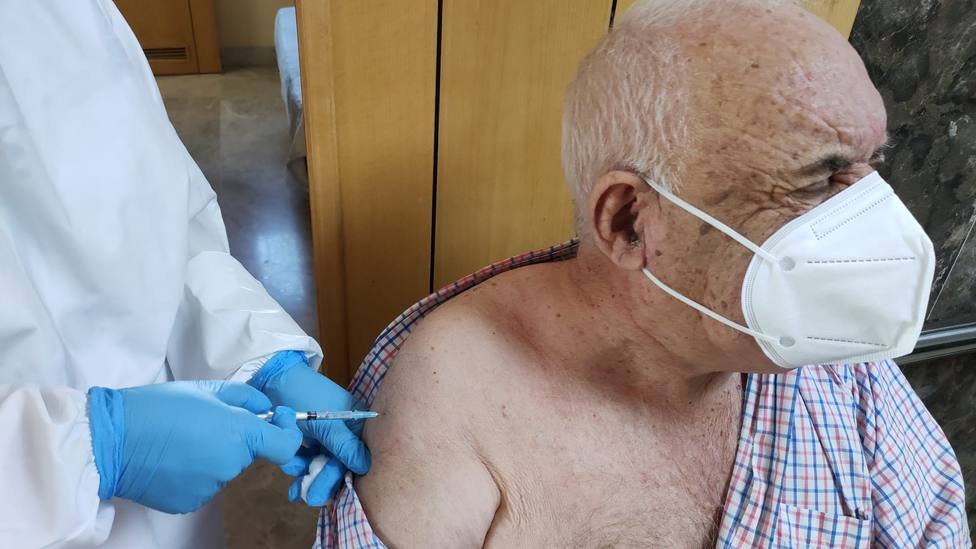 Ceuta suspende la vacunación contra el coronavirus por quinta vez por falta de dosis