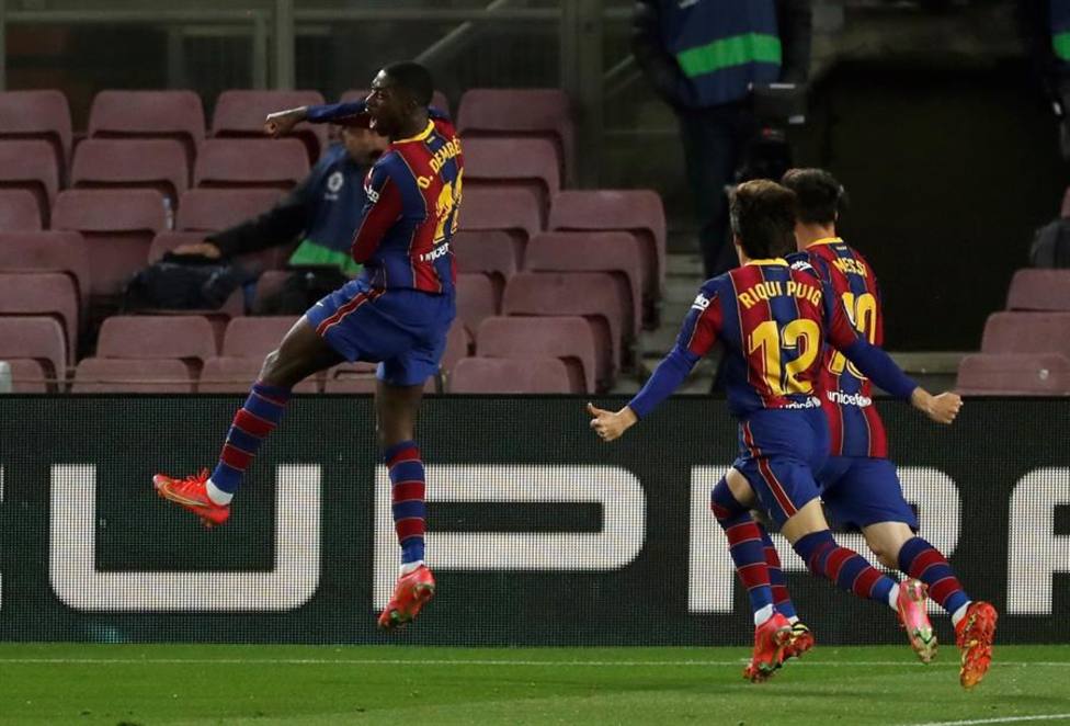 Dembélé deshace un embrollo para acercar el Barça a punto de la cabeza