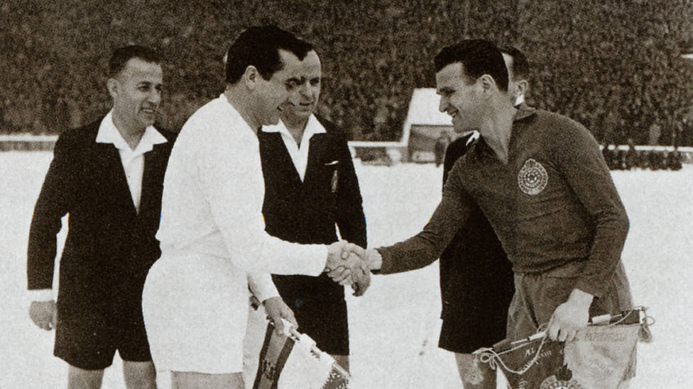 FINAL DE LA COPA DE EUROPA 1954, REAL MADRID VS STADE DE REIMS, SORTEO DE CAPITANES
