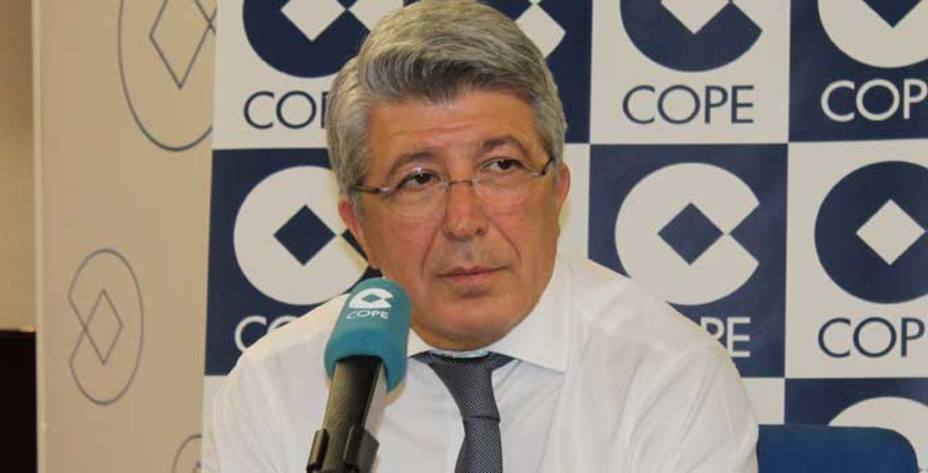 Enrique Cerezo, presidente del Atlético, en los estudios de COPE (Foto archivo)