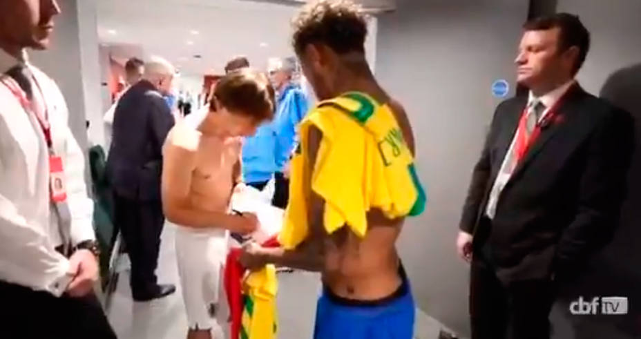 Modric y Neymar se firman y se cambian las camisetas