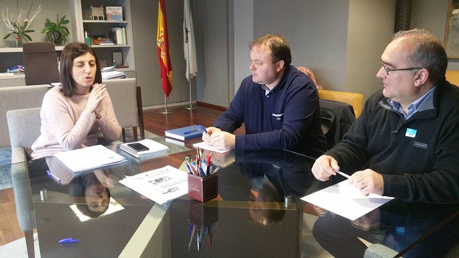 La reunión entre la conselleira y representantes del PP en Valdoviño