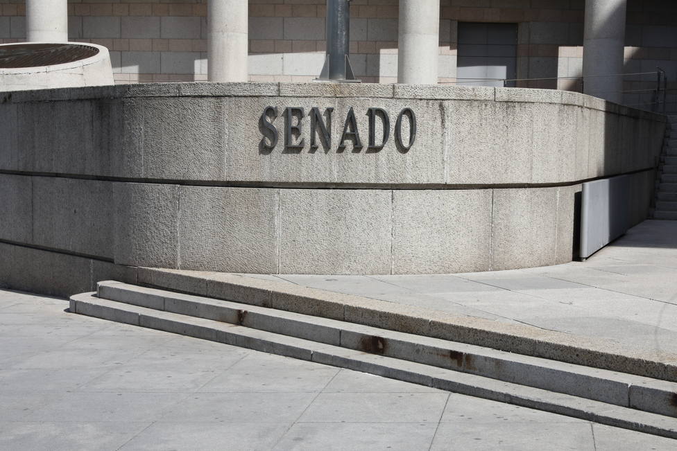 Con el recuento ya en el 25,27% el PSOE se mantiene en cabeza con 99 senadores