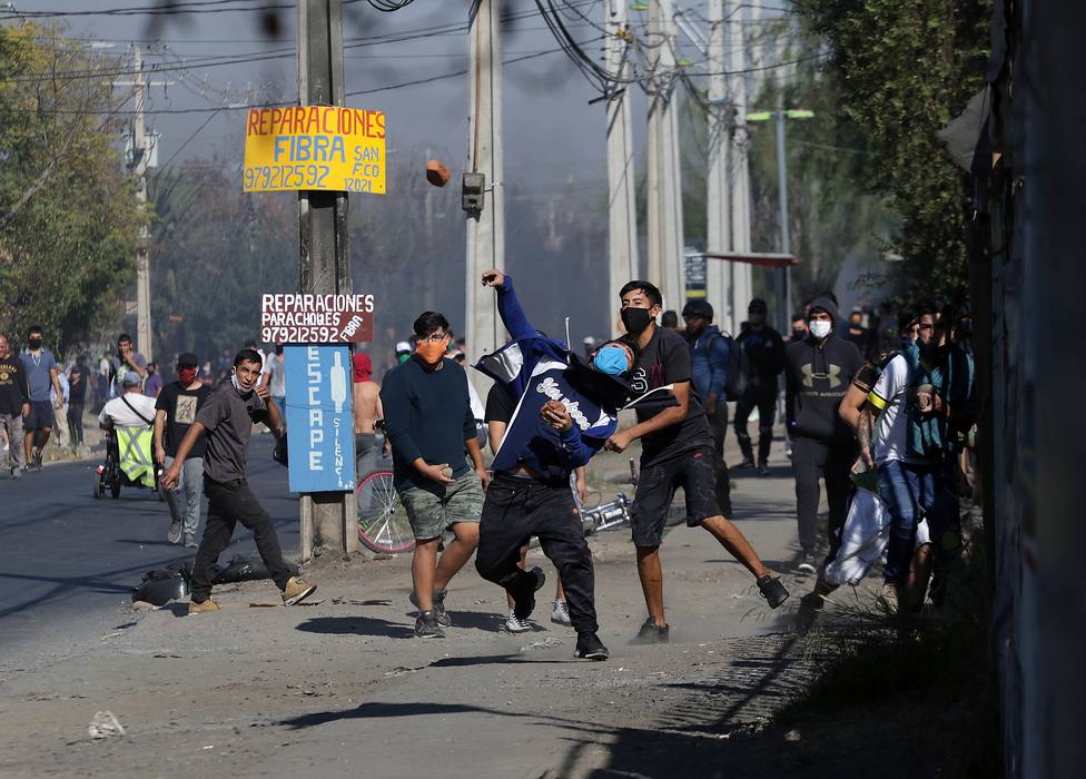 Disturbios durante las protestas por la falta de alimentos en Santiago de Chile