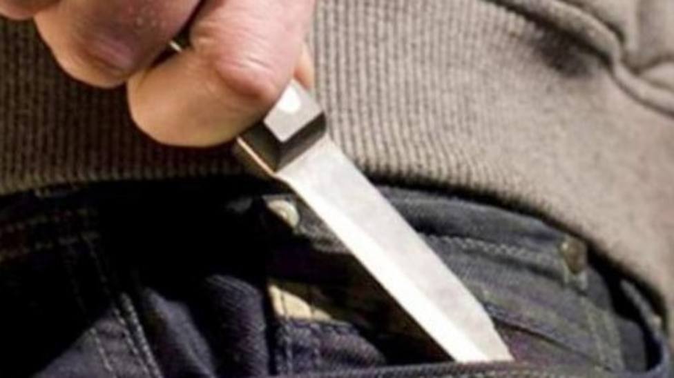 Detenido en Lugo por amenazar a su familia con un cuchillo
