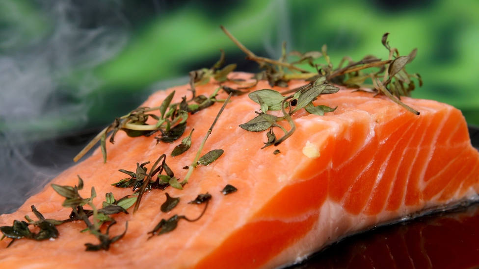Los errores que cometes al hacer salmón y que pueden estropearlo por completo