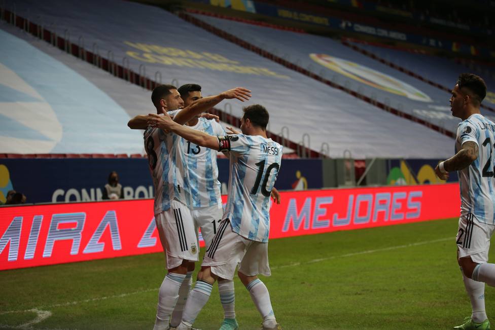 Argentina doblega a Uruguay