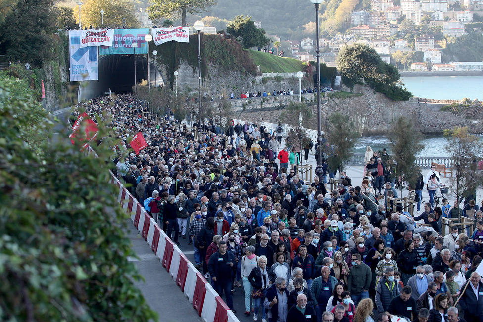 Manifestación por los presos de ETA en Donostia con el apoyo de ERC y JxCat