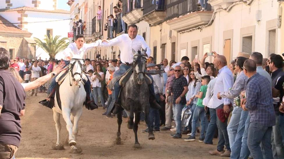 Las carreras de caballos vuelven a protagonizar el DÃ­a de la Luz en Arroyo de la Luz tras dos aÃ±os sin celebrarse