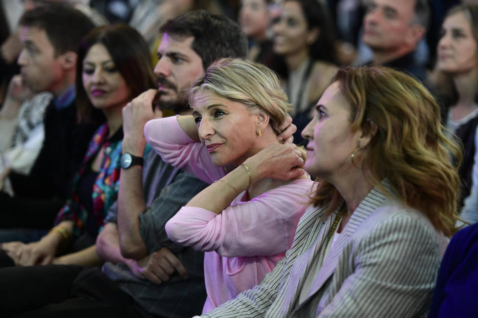 La líder de Sumar, Yolanda Diaz junto a la cabeza de lista por Sumar a las elecciones europeas del 9