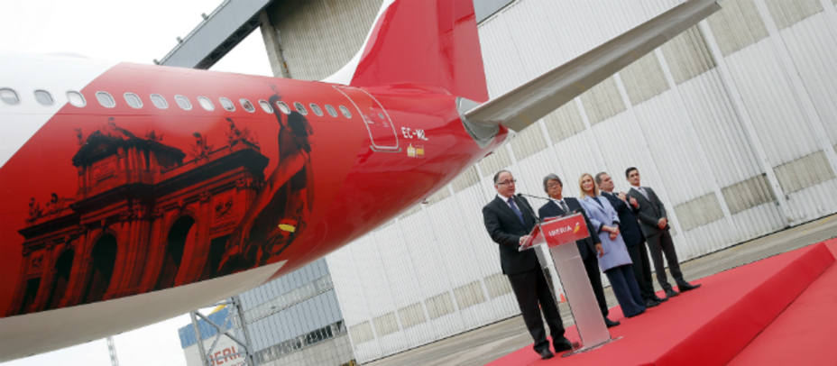 El presidente de Iberia, Luis Gallego, presenta la nueva línea aérea Madrid-Tokio. EFE