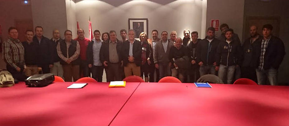 Foto de los representantes que conforman la Comisión de Festejos Populares de la Federación Taurina de la Comunidad de Madrid