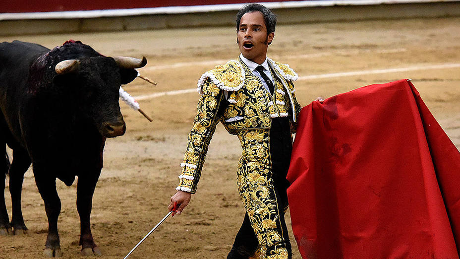 Luis Bolívar durante su actuación este sábado en la plaza de toros de Cañaveralejo en Cali